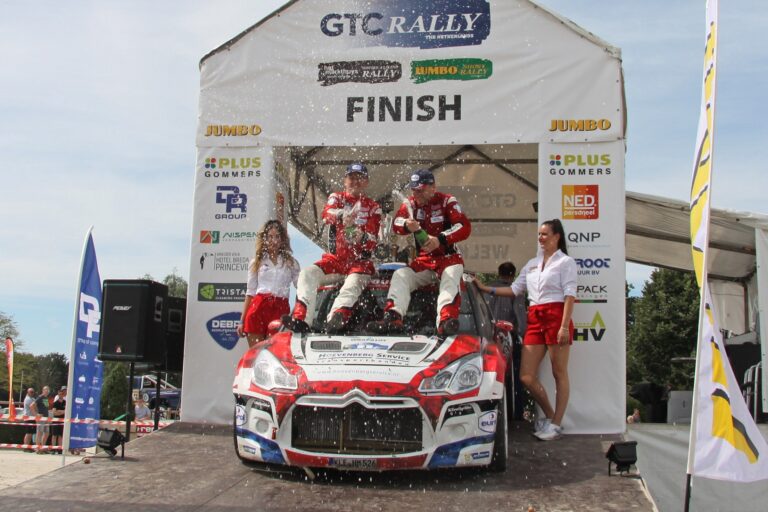 BOB DE JONG RALLYING - Vreugde bij Bob de Jong en Bjorn Degandt bij hun zege in de GTC Rally 170709